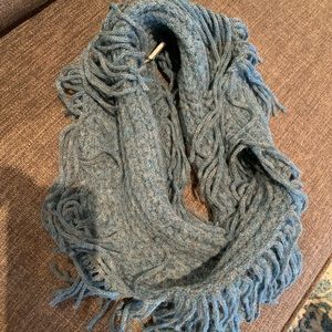 LAMINI - Infinity Loop Scarf with Fringe - Teal